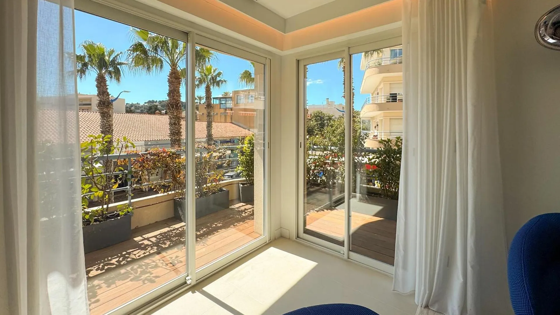 Lejlighed Cavalaire Plein Centre, Appartement De 70M2 A 2Mn De La Plage - Garage Privee -Terrasse
